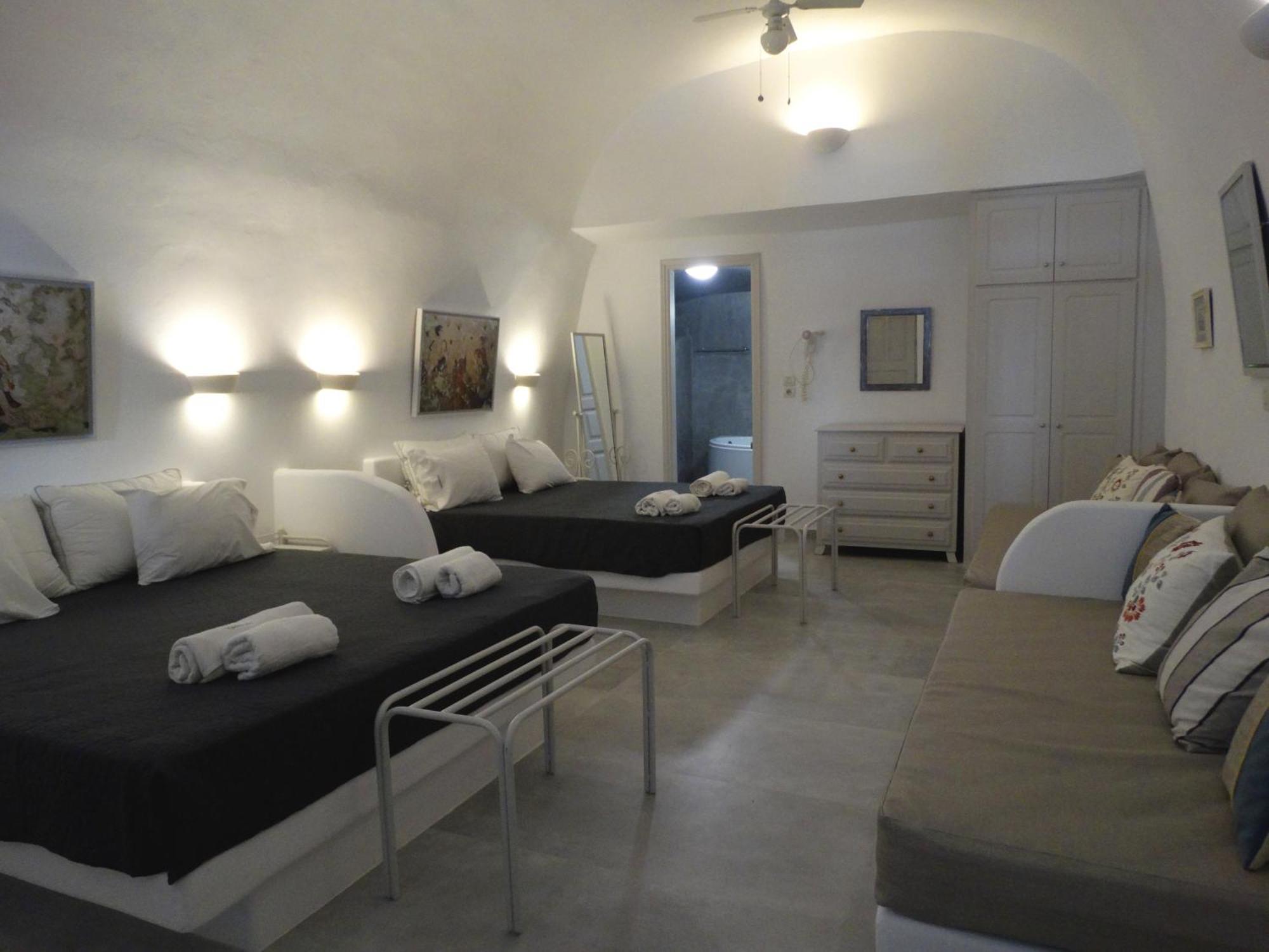 Yposkafo Suites - Villa - Santorini Firá Buitenkant foto